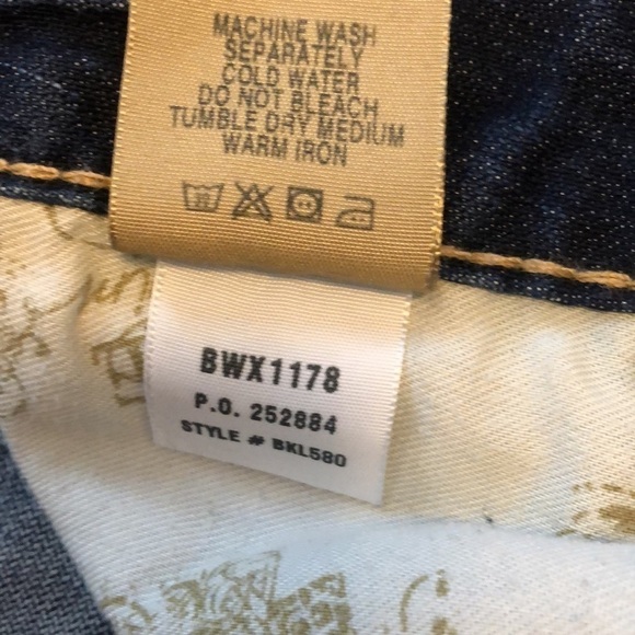 BKE Distressed Denim Capris BKL580 size 27 - Picture 5 of 6